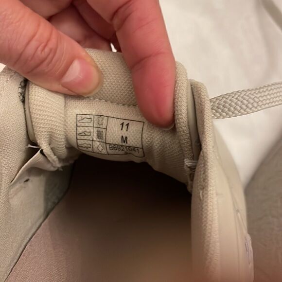 SAS CREAM COLORED SNEAKERS.  NEW - Picture 7 of 9